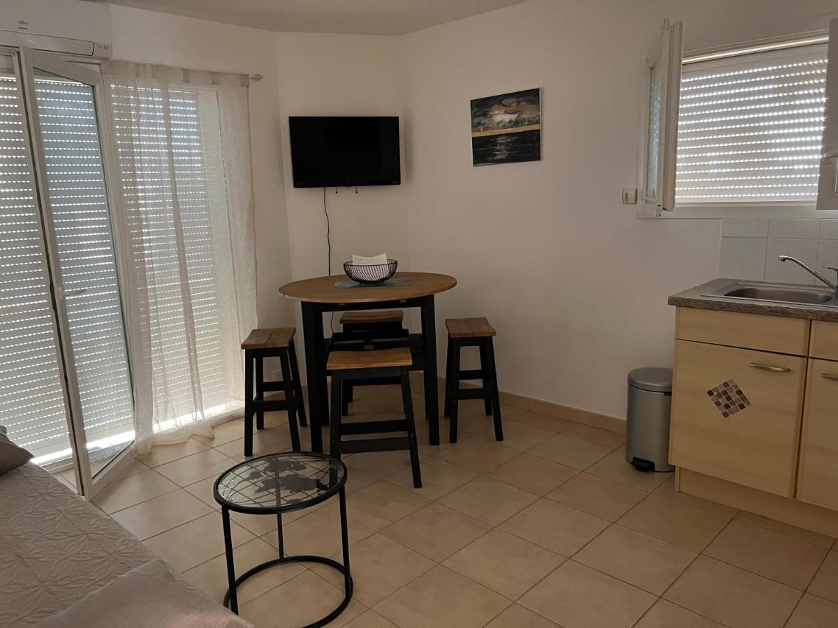 Plein Sud, Bel Appartement 20 Metres De La Plage La Capte Hyères Exterior foto